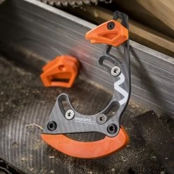 Mozartt Kettenführung HXR Carbon, ISCG-05 -Transition Bikes Verkäufe MZ0003 00 Mozartt Kettenfuehrung HXR Carbon ISCG 05 2 1280x1280